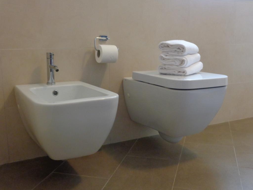 La Casa In Rivalta Villa Verduno Oda fotoğraf